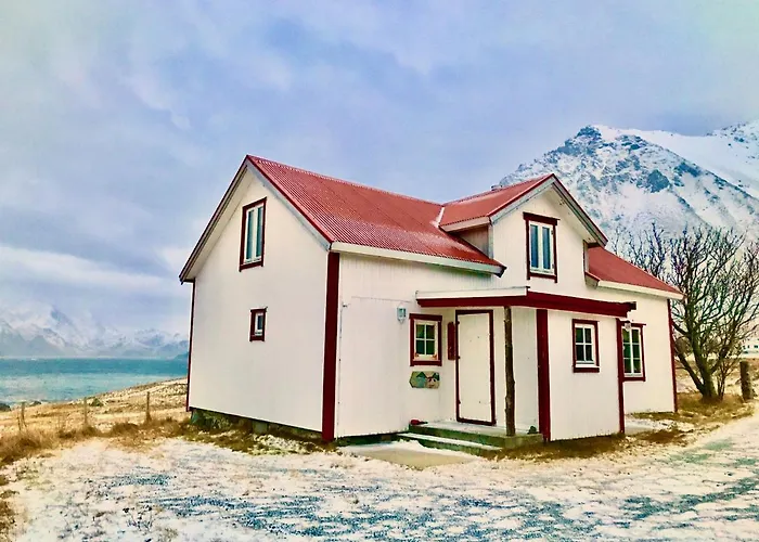 Chaleter Midnight Sun Panorama *