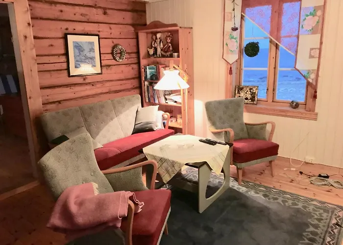 Midnight Sun Panorama Chaleter