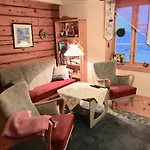 Midnight Sun Panorama 샬레